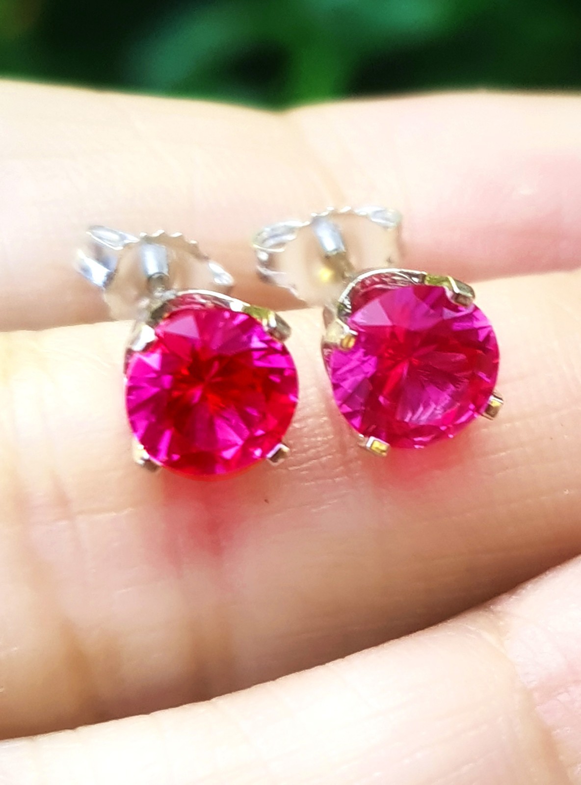 Natural Dark Pink Sapphire Solid 14K White Gold Studs Earrings. Sapphire Jewelry