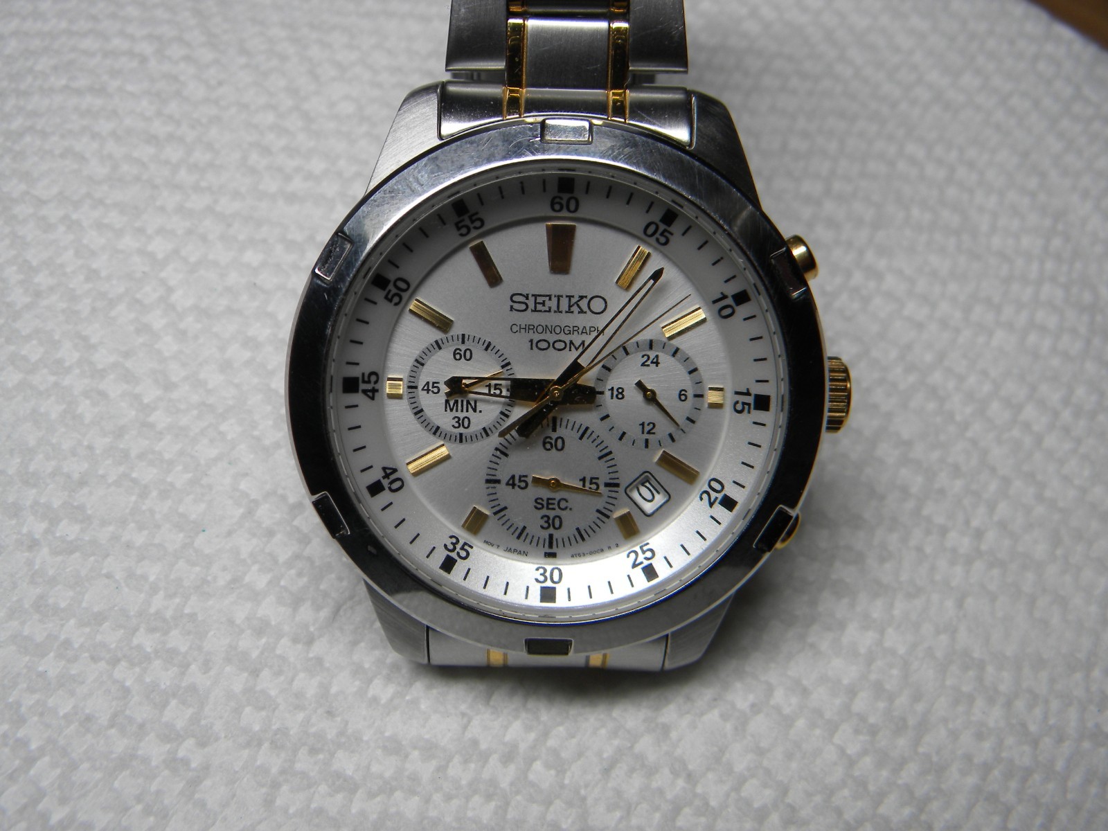 Seiko Chronograph 100M 4T53-00C0 with White Dial Very Short Band is Running