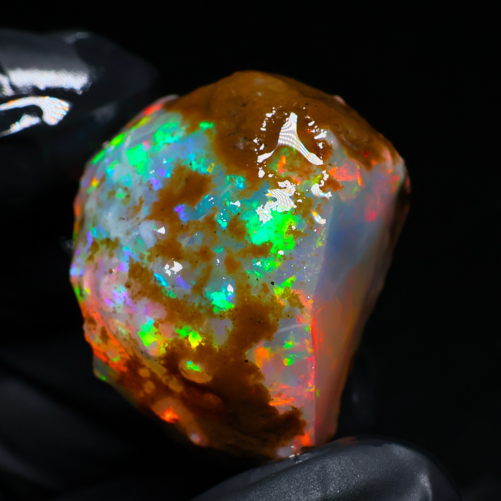 Natural Ethiopian Welo Opal Rough 102.40Ct Gemstone – Bright Play of Color Fire