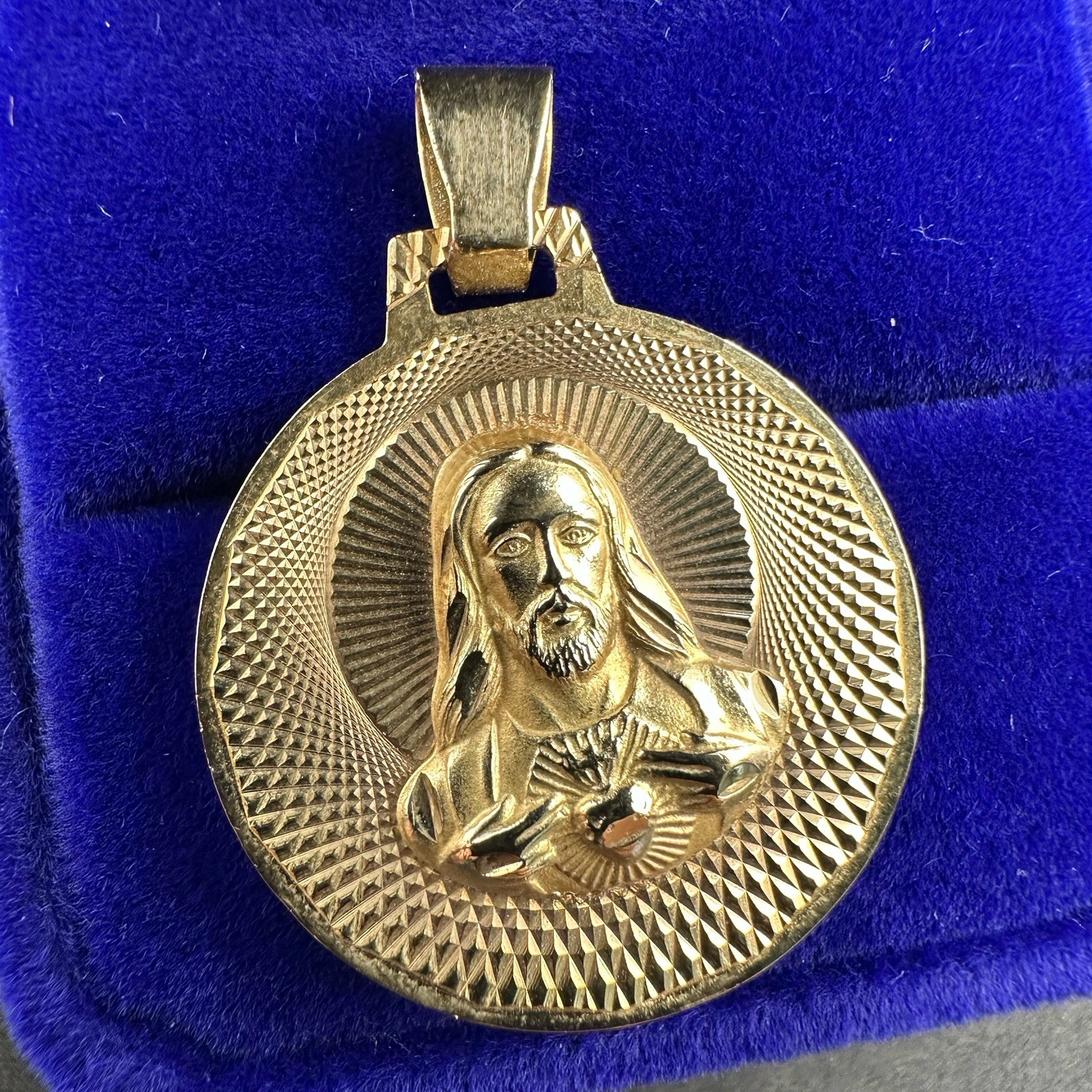 10K Yellow Gold Sacred Heart Jesus Virgin Mary Reversible Pendant 3.48g