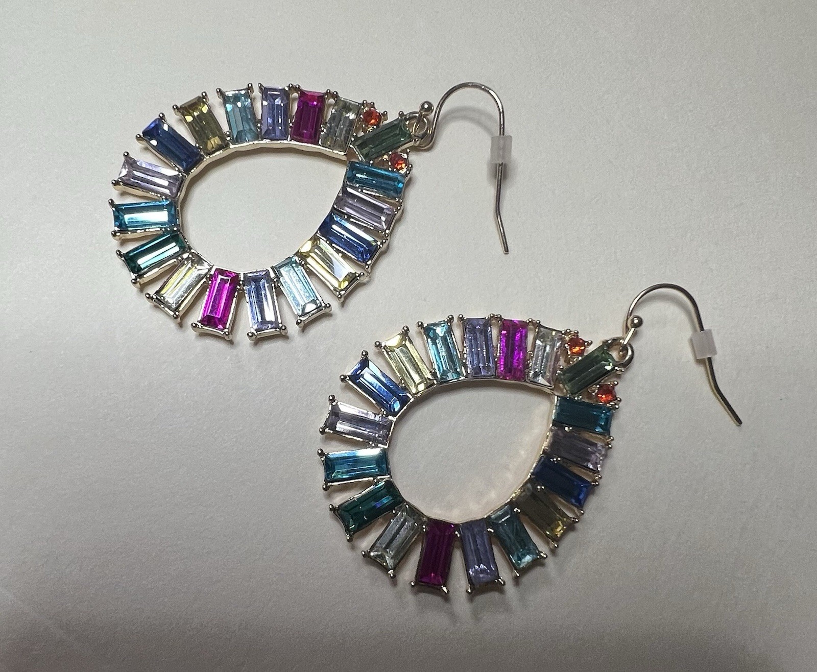 Vintage Christian Siriano NY Baguette Crystal Teardrop Dangle Hook Earrings