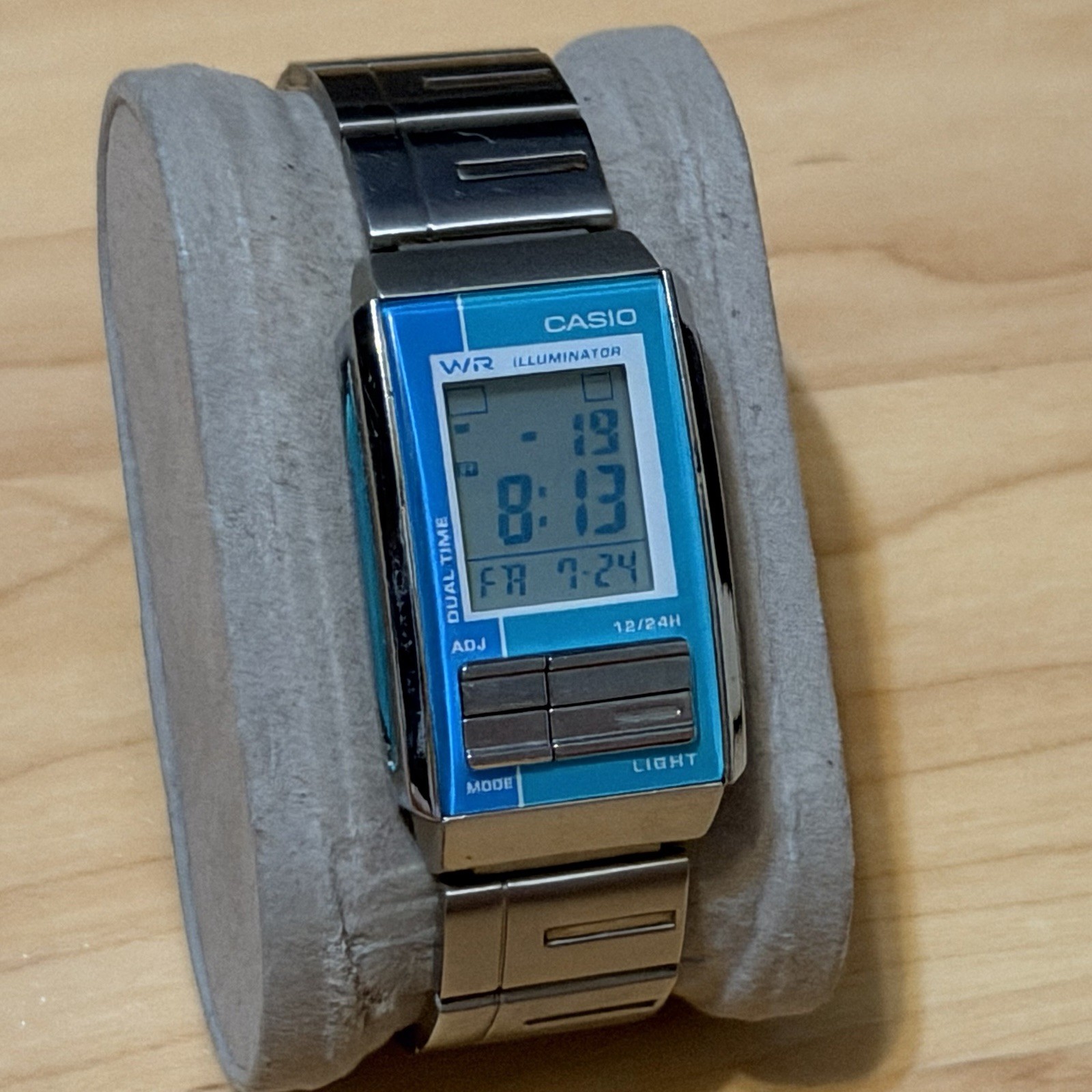 Casio LA-201W Vintage Silver Display Illuminator Futurist Digital Watch LA201