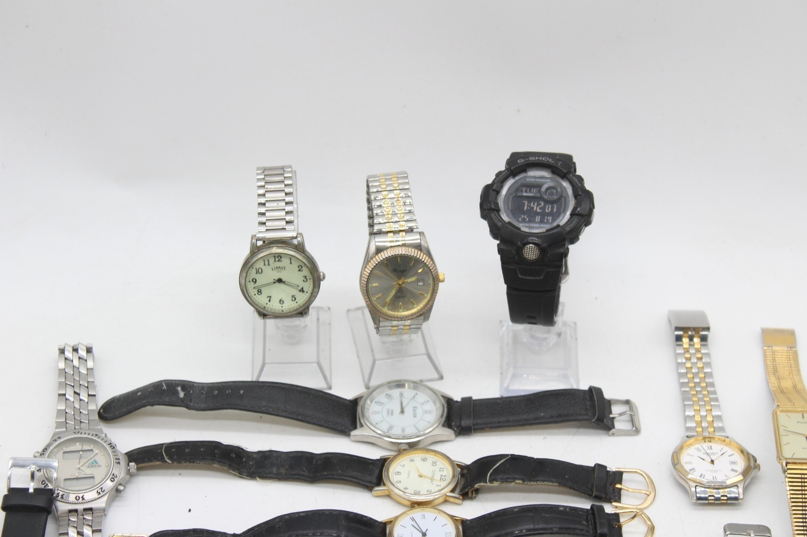 30 x Vintage Gents Quartz Wristwatches Inc. Pulsar, Lorus, Seiko, Swatch, etc.