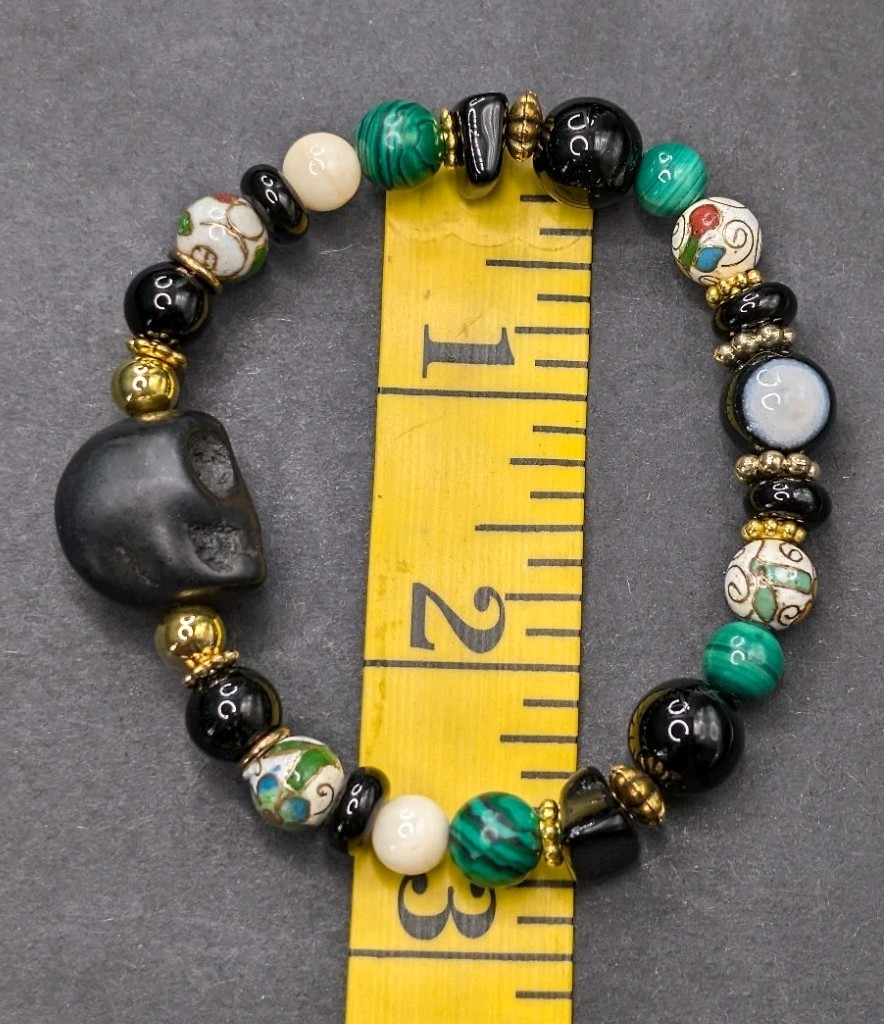 Green 8mm Beaded Stretch Bracelet 7″ (17cm)