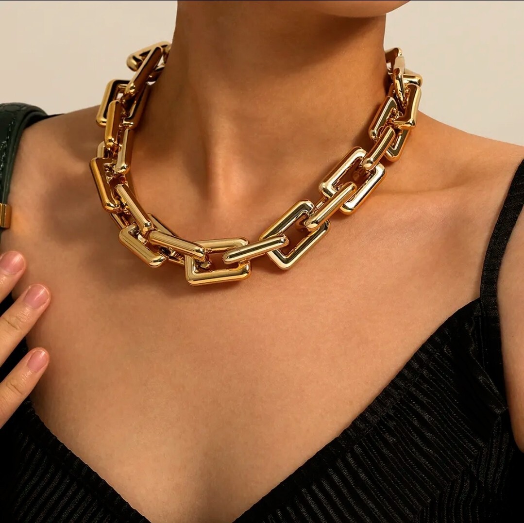 Women’s Lightweight Gold Color Chunky Style 18″ Chain Choker Necklace 92-2