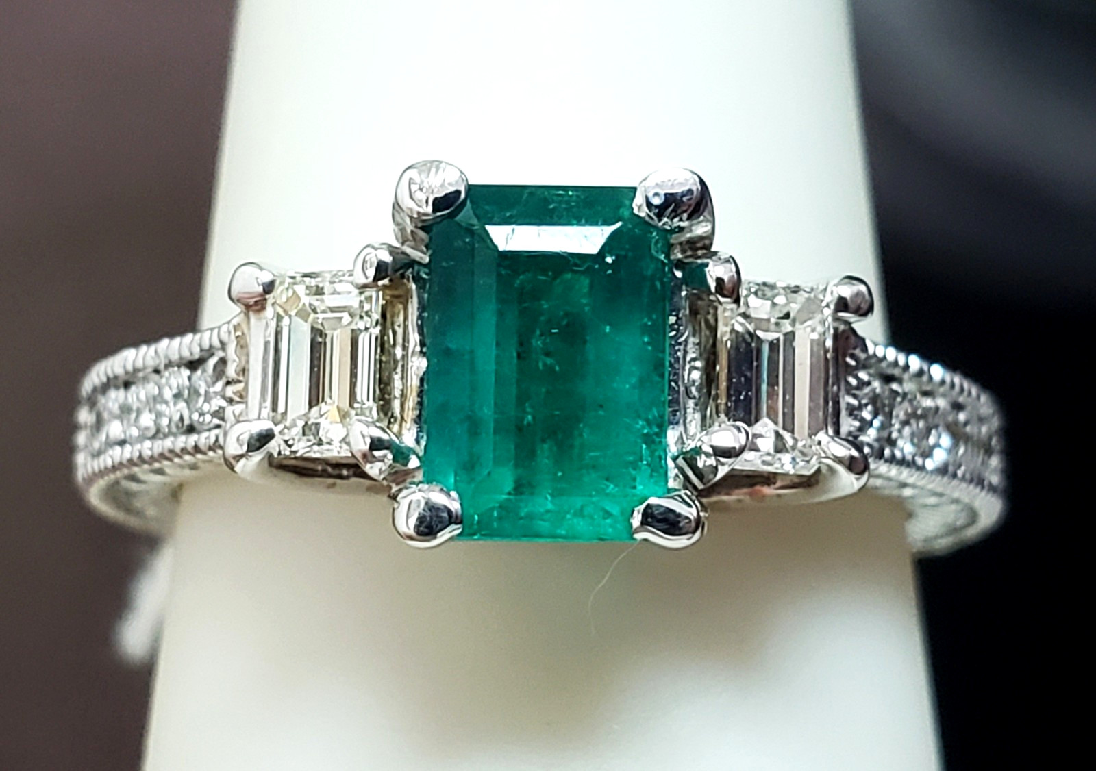 Classy 0.77CT Emerald & 0.47CT Diamond Filigree Ring 18K gold s-6.5