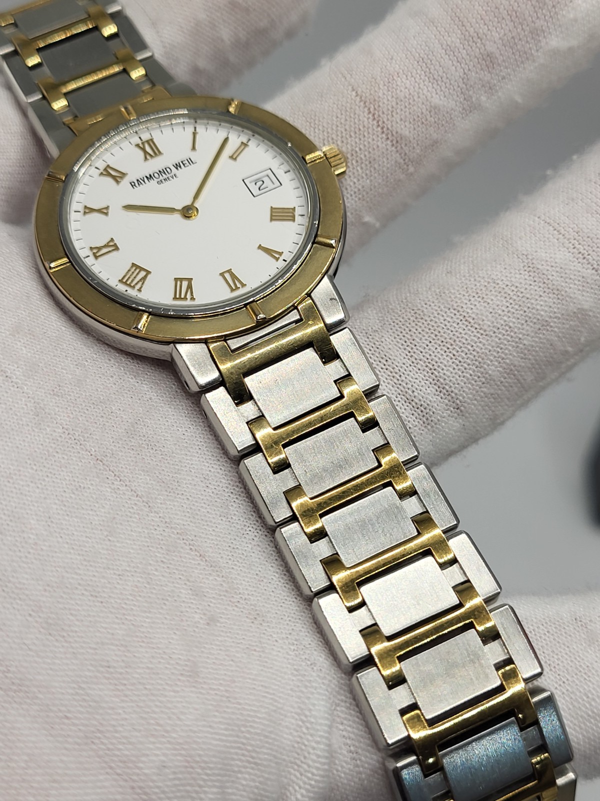 RARE [N. MINT] 35mm Raymond Weil 8800 Swiss Men’s 18k Gold Bezel Watch 8.25″