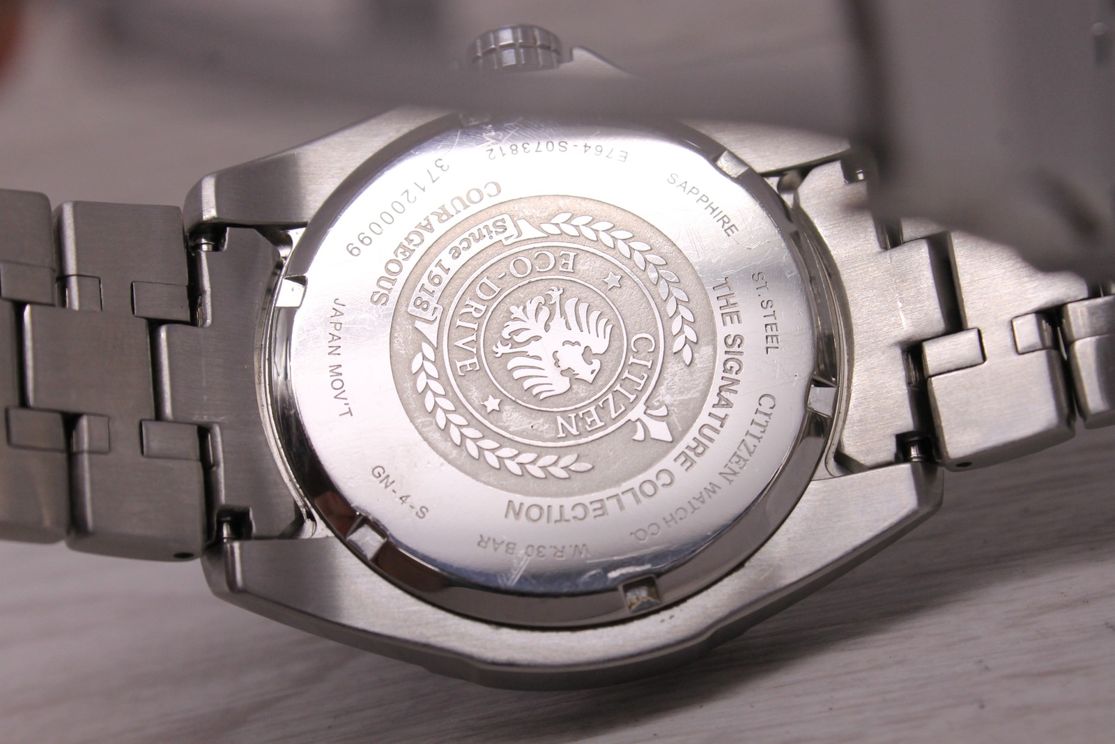 Citizen Signature Courageous Mens Watch 43mm Steel Date E764 Eco-Drive w/ Papers