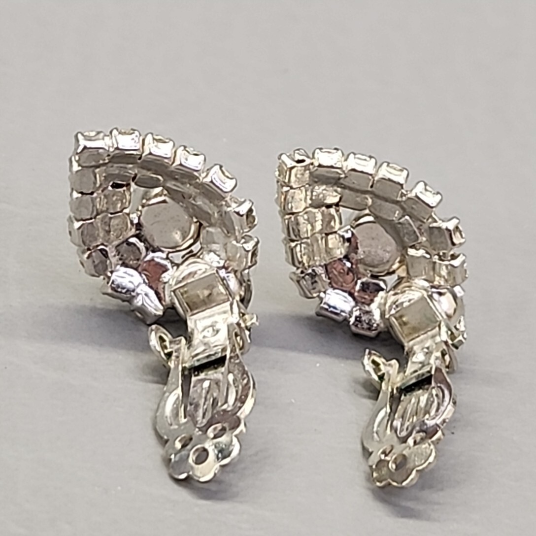 Vintage Rhinestone Clip On Earrings Clear Silver Tone Wedding Prom 1950s 2cm