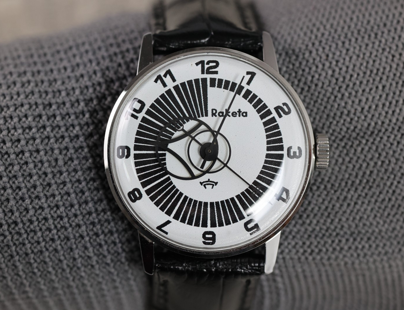 Raketa Copernicus Kopernik Soviet classic Watch Mechanical / Unisex case 34mm.