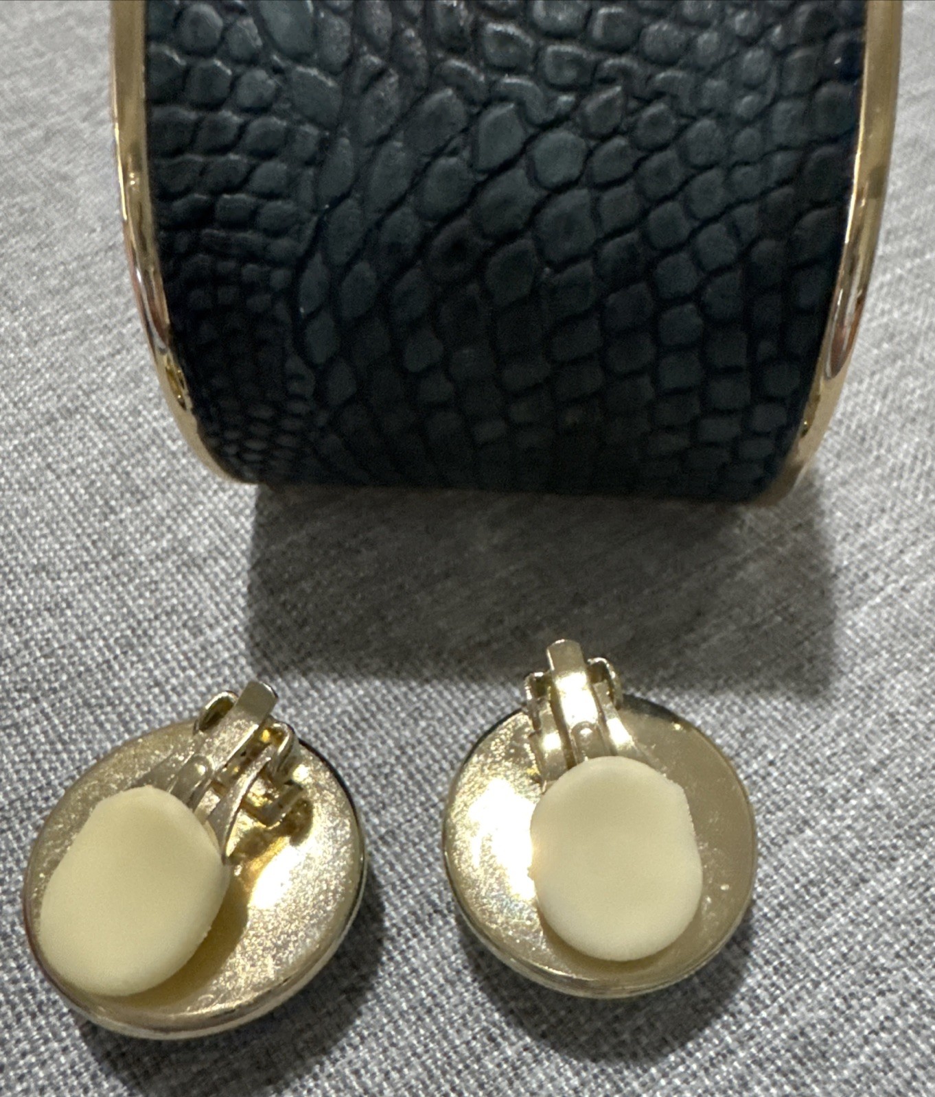 Vintage Green Snake Skin leather Goldtone cuff Bracelet Matching Earrings Set
