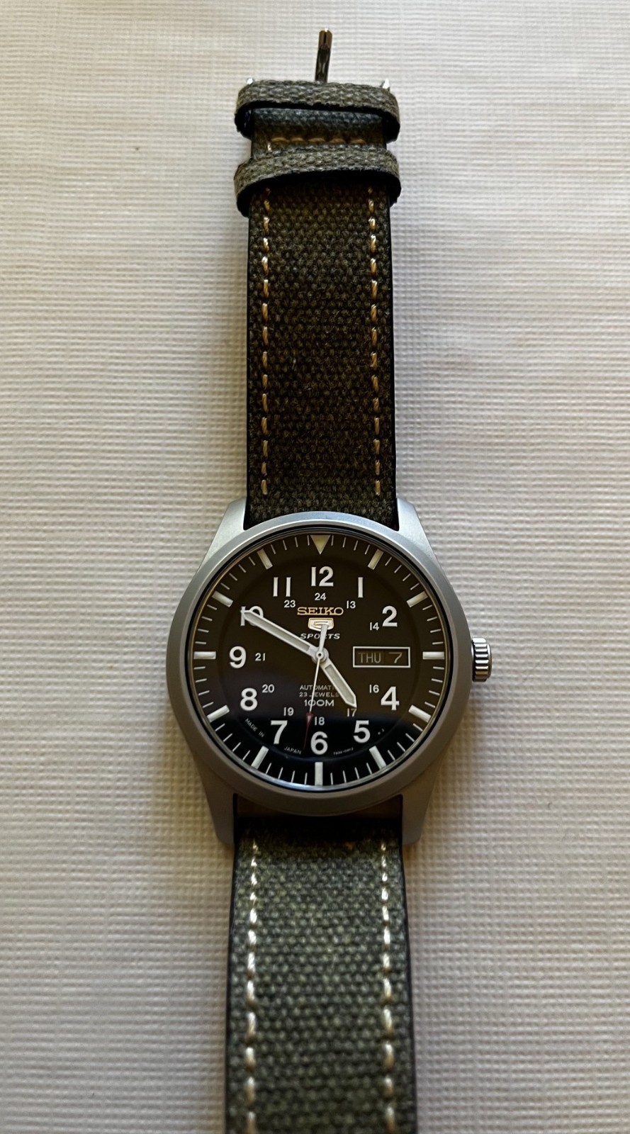 Seiko 5 Sports Men’s Black Watch – SNZG15 J1 – Japan – Extra Strap