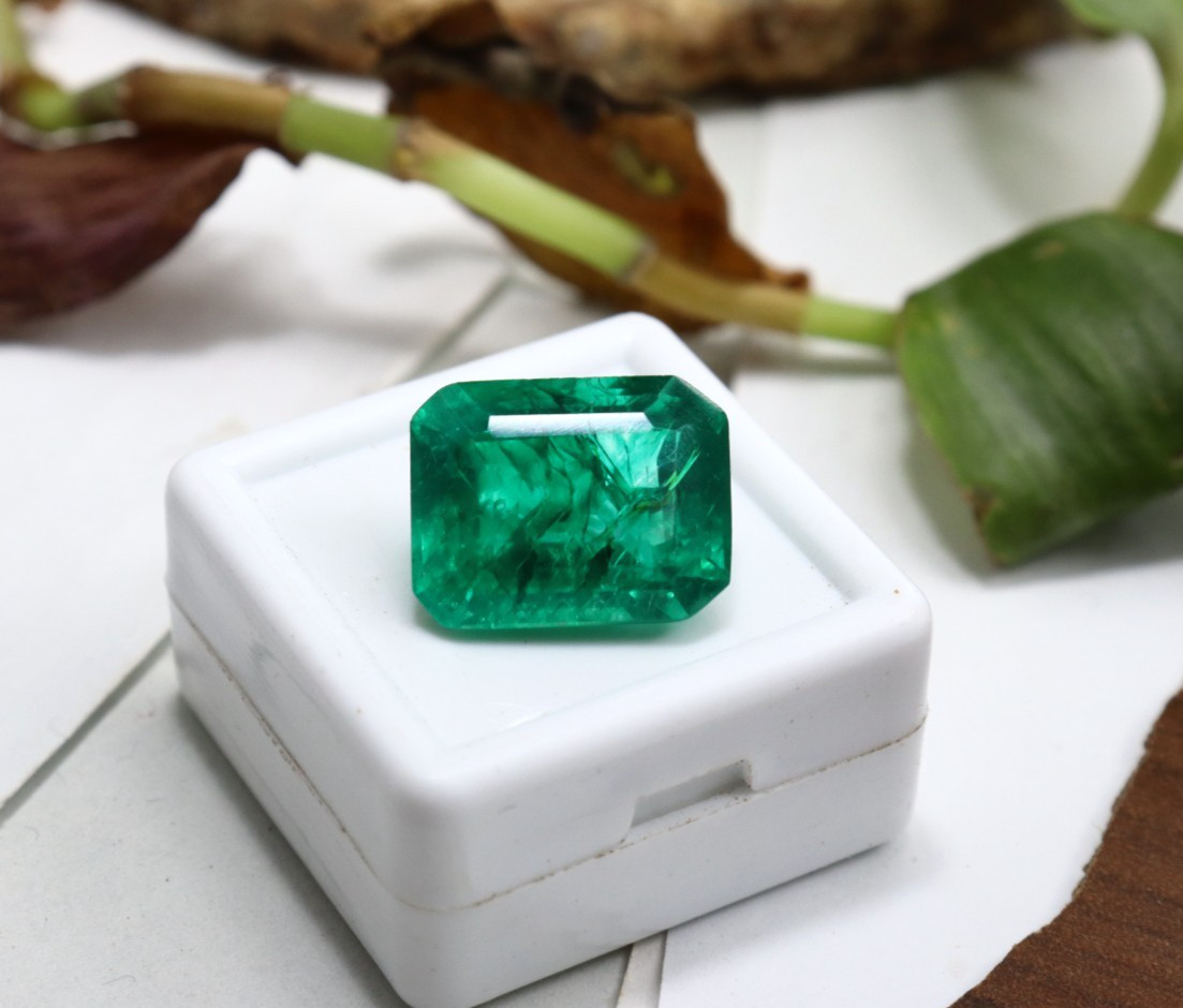 14Ct Natural Green Emerald Gemstone | Emerald Cut Loose Stone | 14.7×12.1×7.4mm