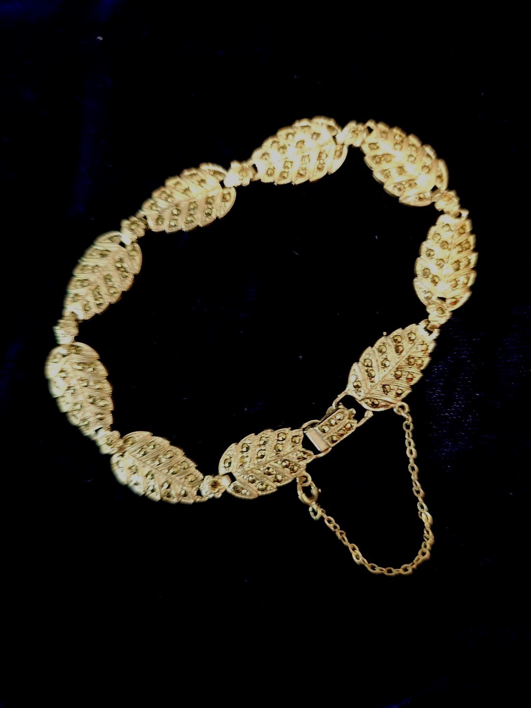 Vintage Signed B.B. Sterling Leaf Design Bracelet with Marcasite Stones 7 5/8″