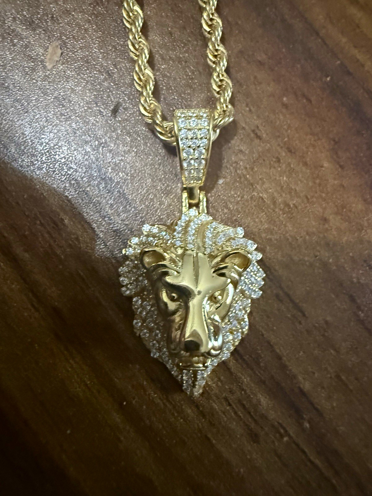 14K Yellow Gold Rope Chain Necklace Lion Head Pendant Pavé Round Diamonds