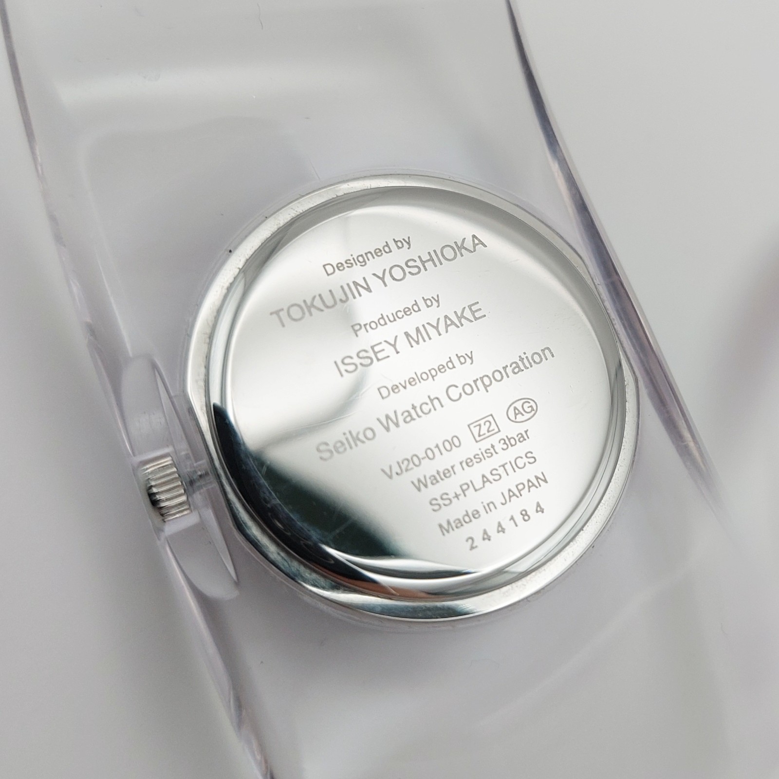 ISSEY MIYAKE TOKUJIN YOSHIOKA O VJ20-0100 Clear Bangle Watch Quartz In hand
