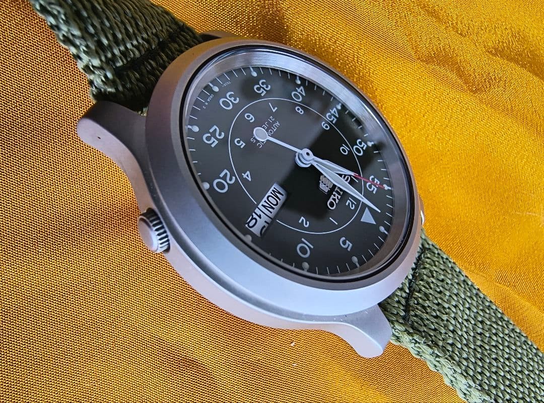 SNK805K2 Watch Rare Model