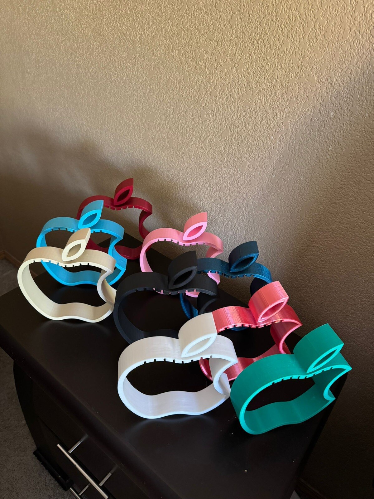 APPLE WATCH BAND HOLDER, DISPLAY, ORGANIZER,it holds up to 8 watch bands