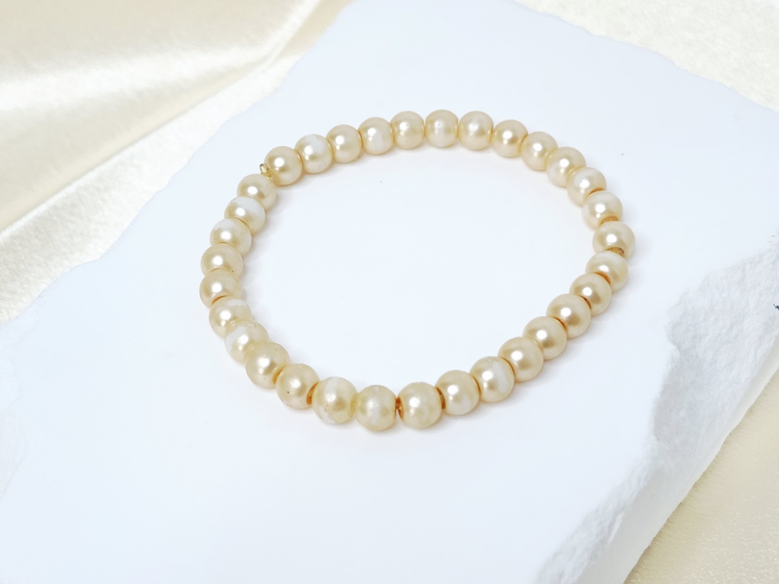 Vintage Beige Cream Faux Pearl Stretch Bracelet – 2.5 Inch Inside