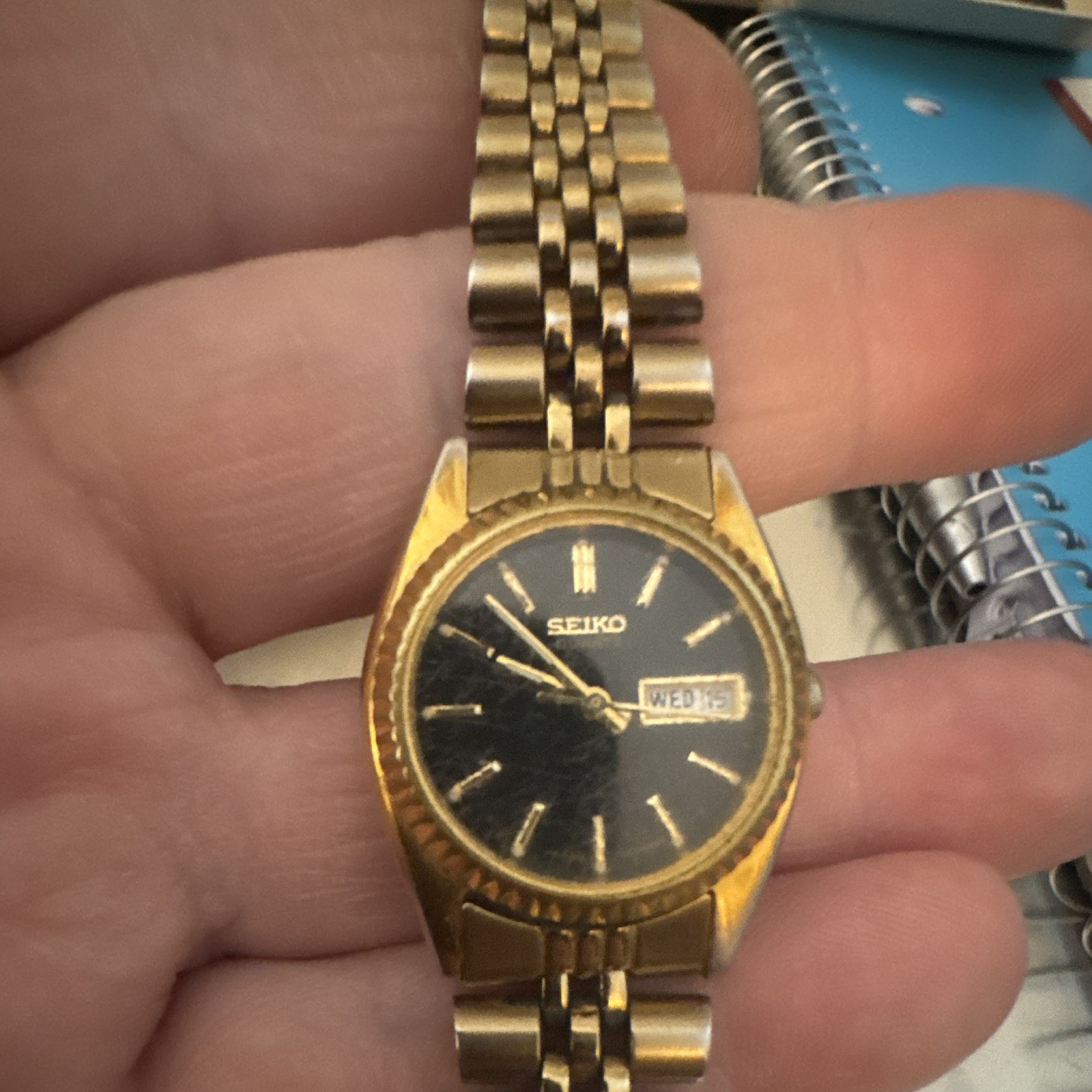 Seiko Women’s Quartz Day/Date Wristwatch Black Dial Gold Tone Metal nonworking