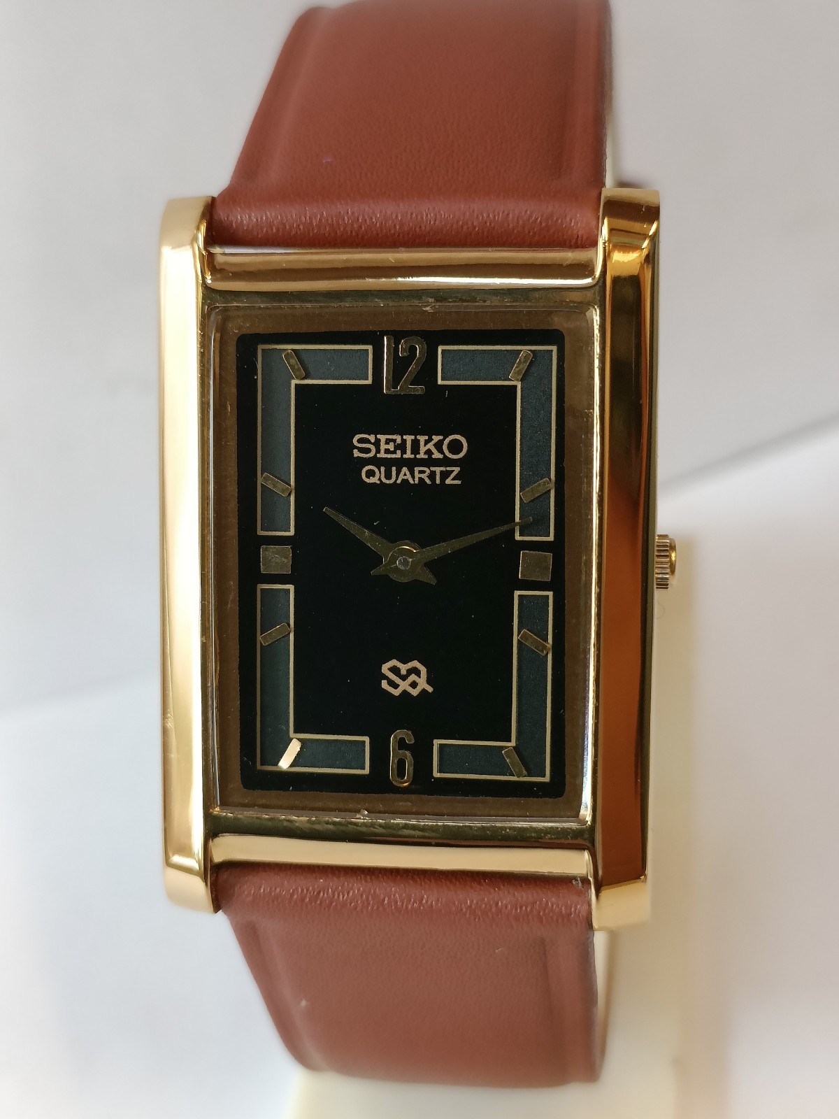 VINTAGE SEIKO SLIM QUARTZ BLACK DIAL JAPAN MEN’S WORKING DRESS WATCH