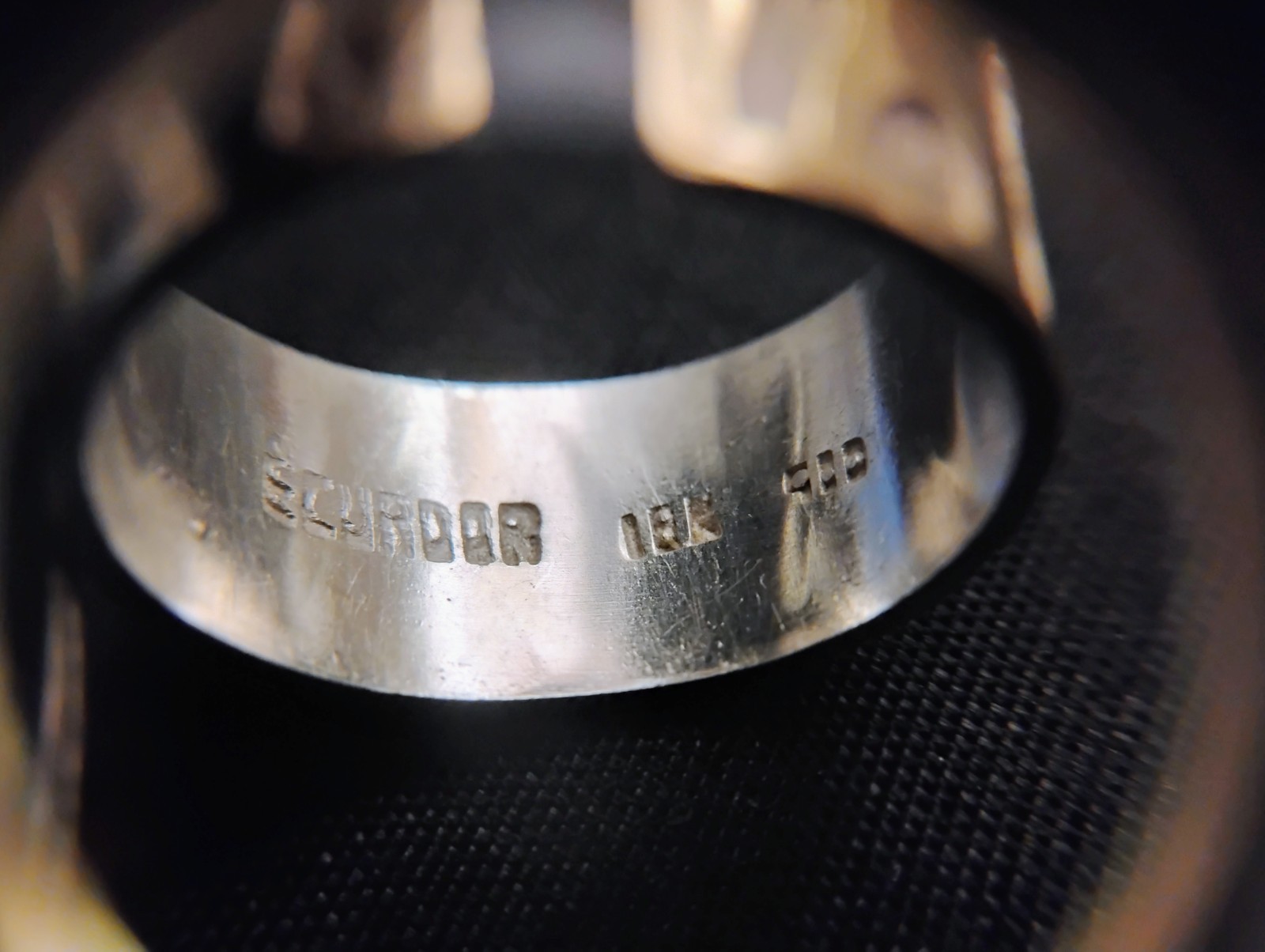 Vintage 18K Gold and Palladium Alien Petroglyph Annunaki Mens Ring Size 9.5