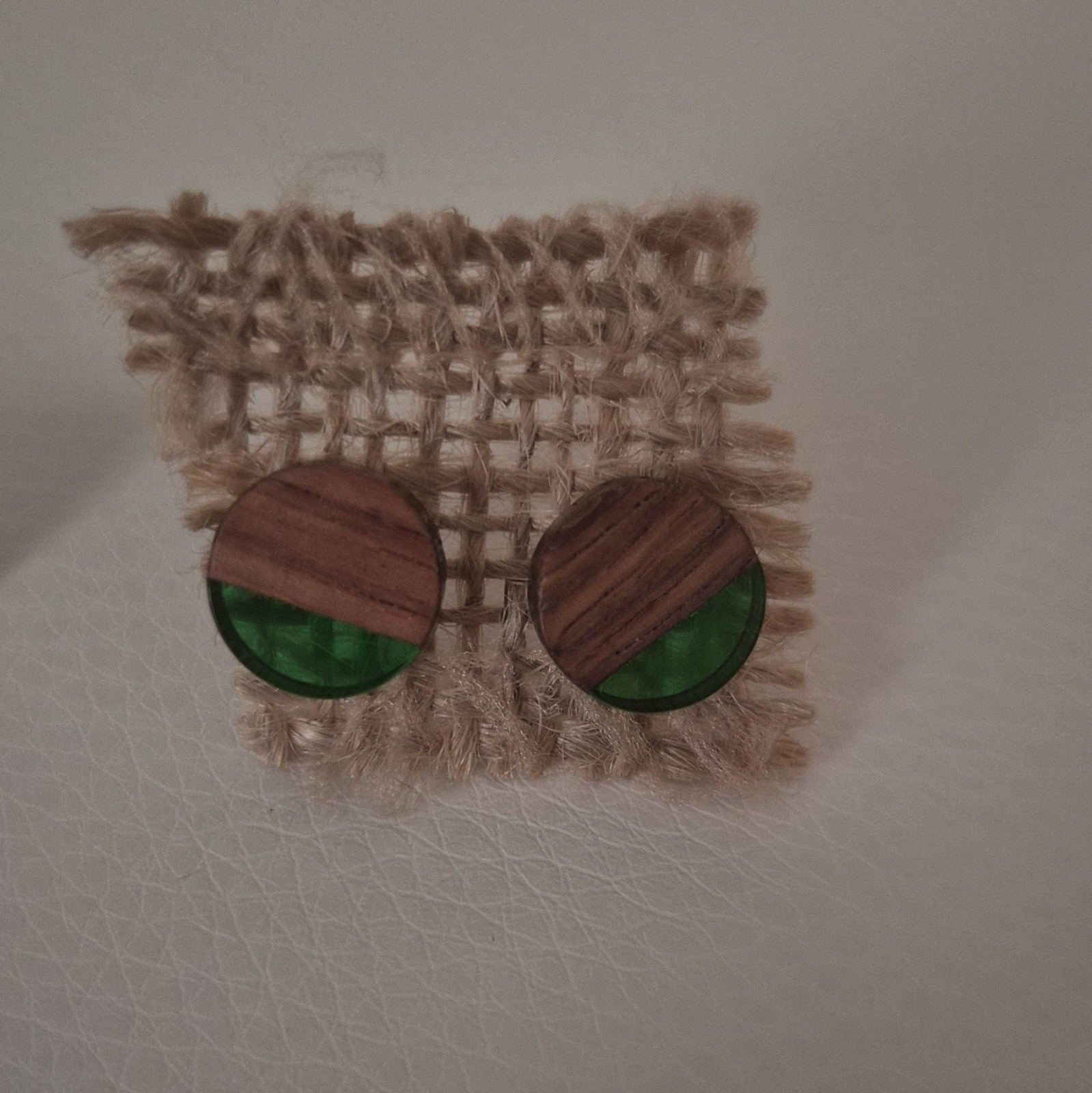 Lot of 2 Stud Earrings Wood-Tone & Green Round Discs, White Sim Pearl