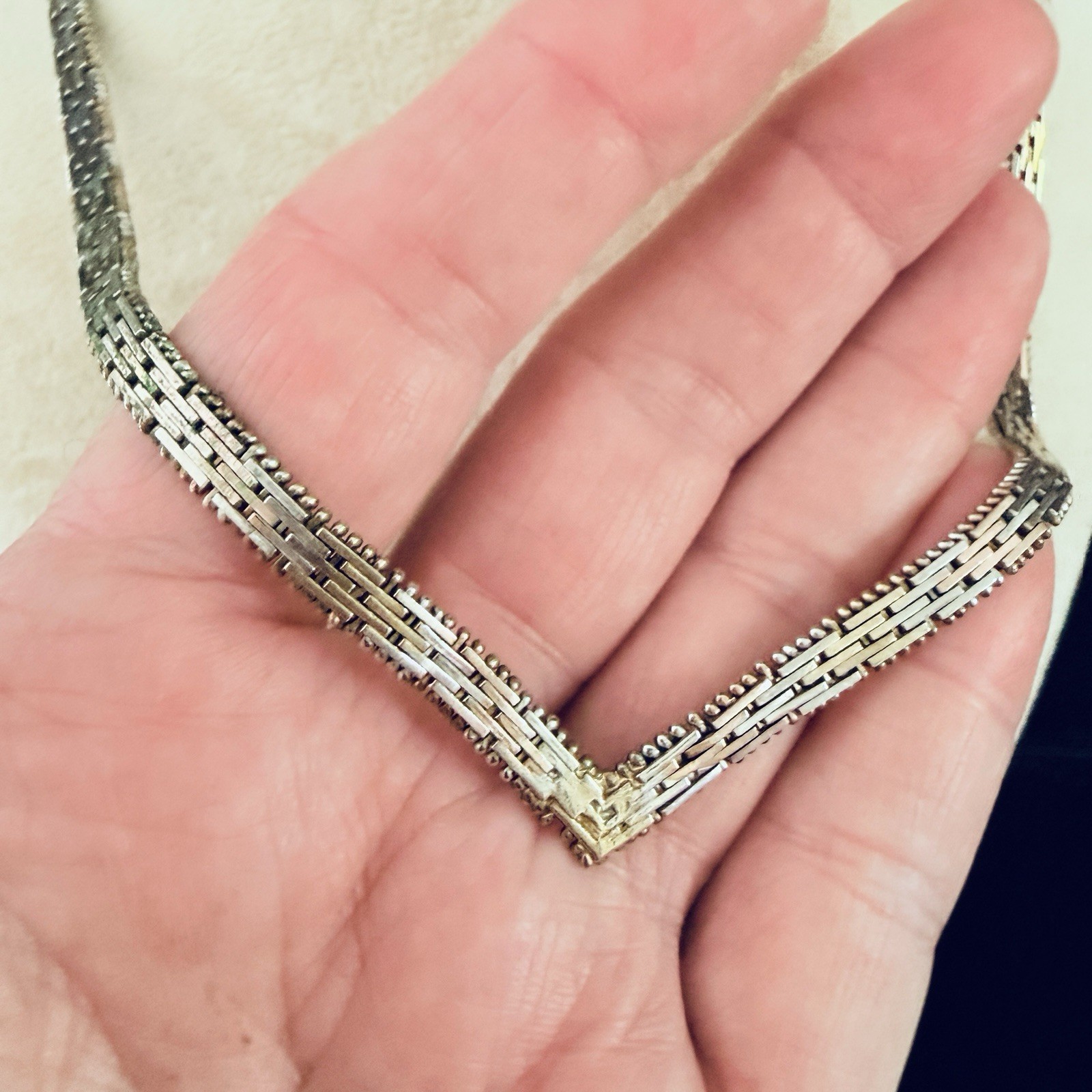 VTG. ITALY MILOR TWO-TONED CHEVRONS MAKER STAMPED NECKLACE-24.89 GRAMS (17″)
