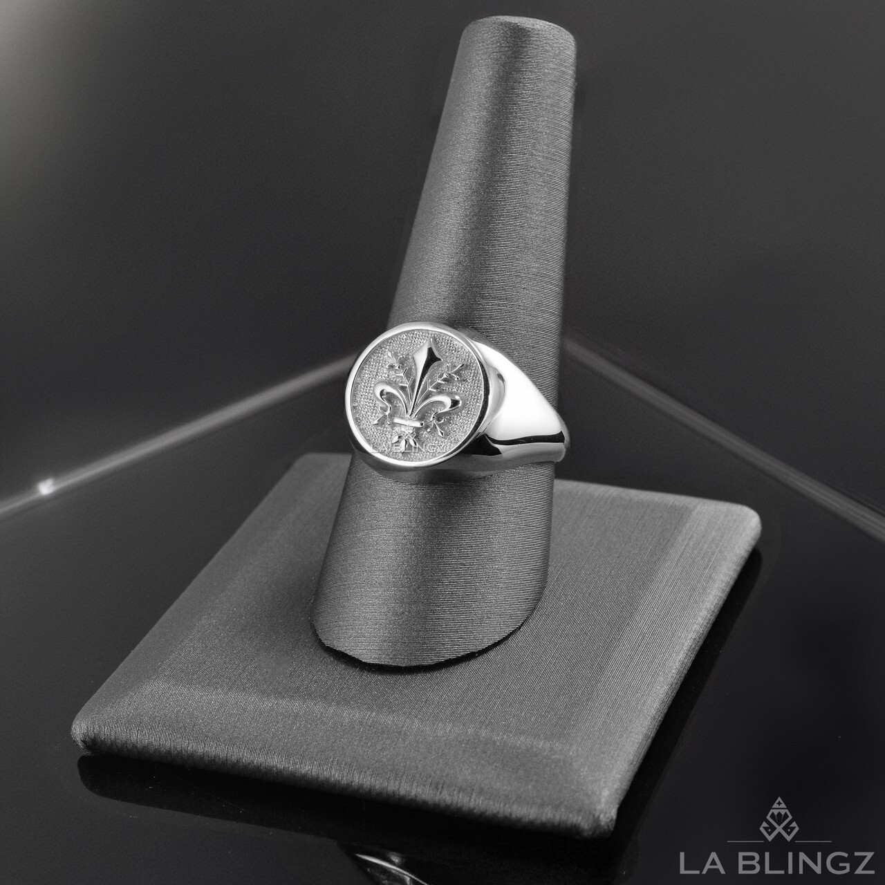 Sterling Silver Fleur-de-Lis Round Signet Ring Textured Medieval Emblem Polished