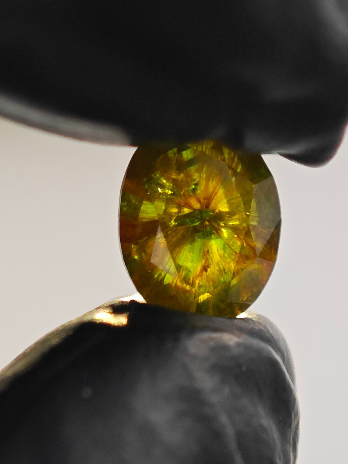 3.3 CT DEMANTOID GARNET HORSE TAIL NAURAL UNHEATED URAL BOBROVKA 10×7.7×4.3mm