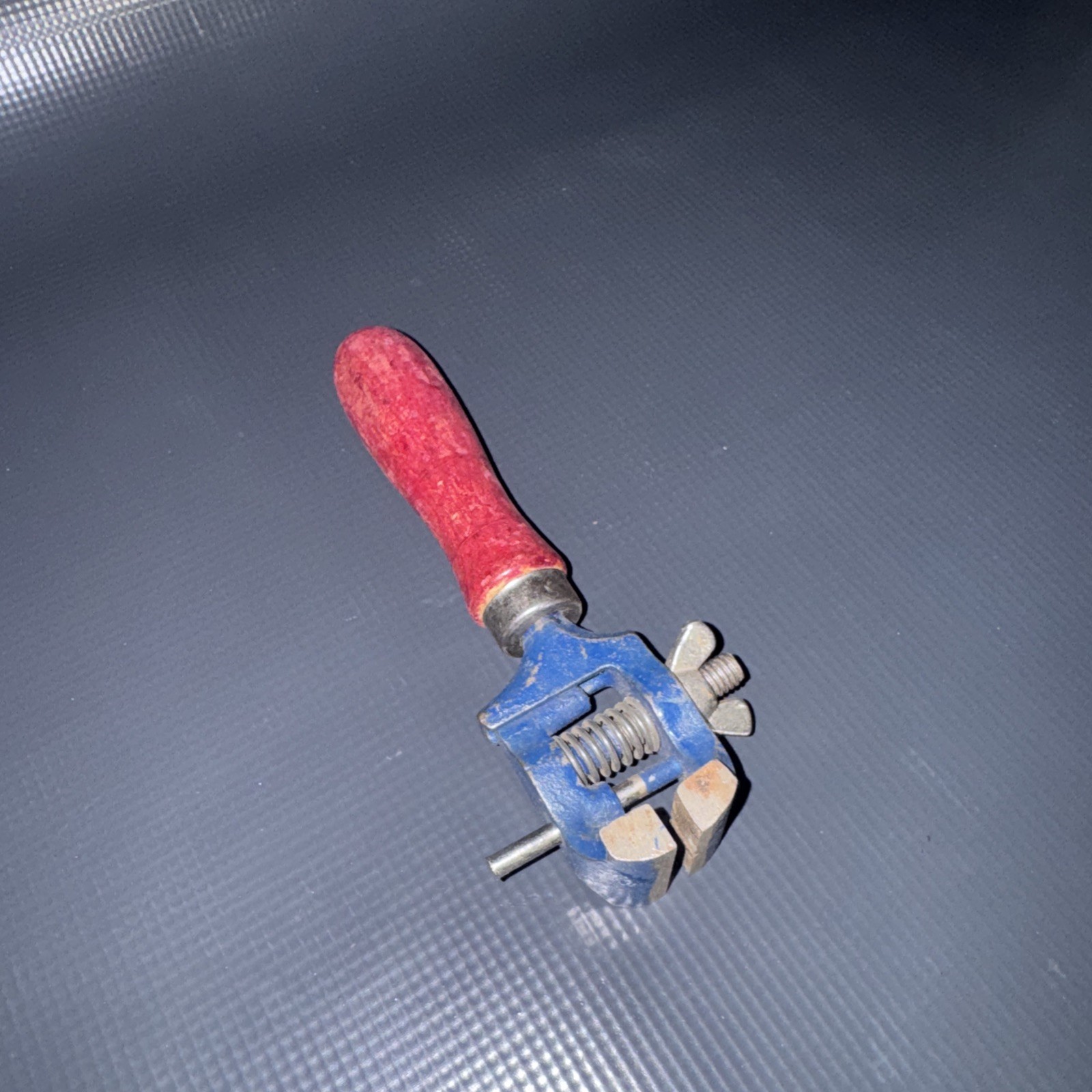 Vintage Hand Held Vise Watchmaker Jeweler Gunsmith Wooden Handle Vice ~