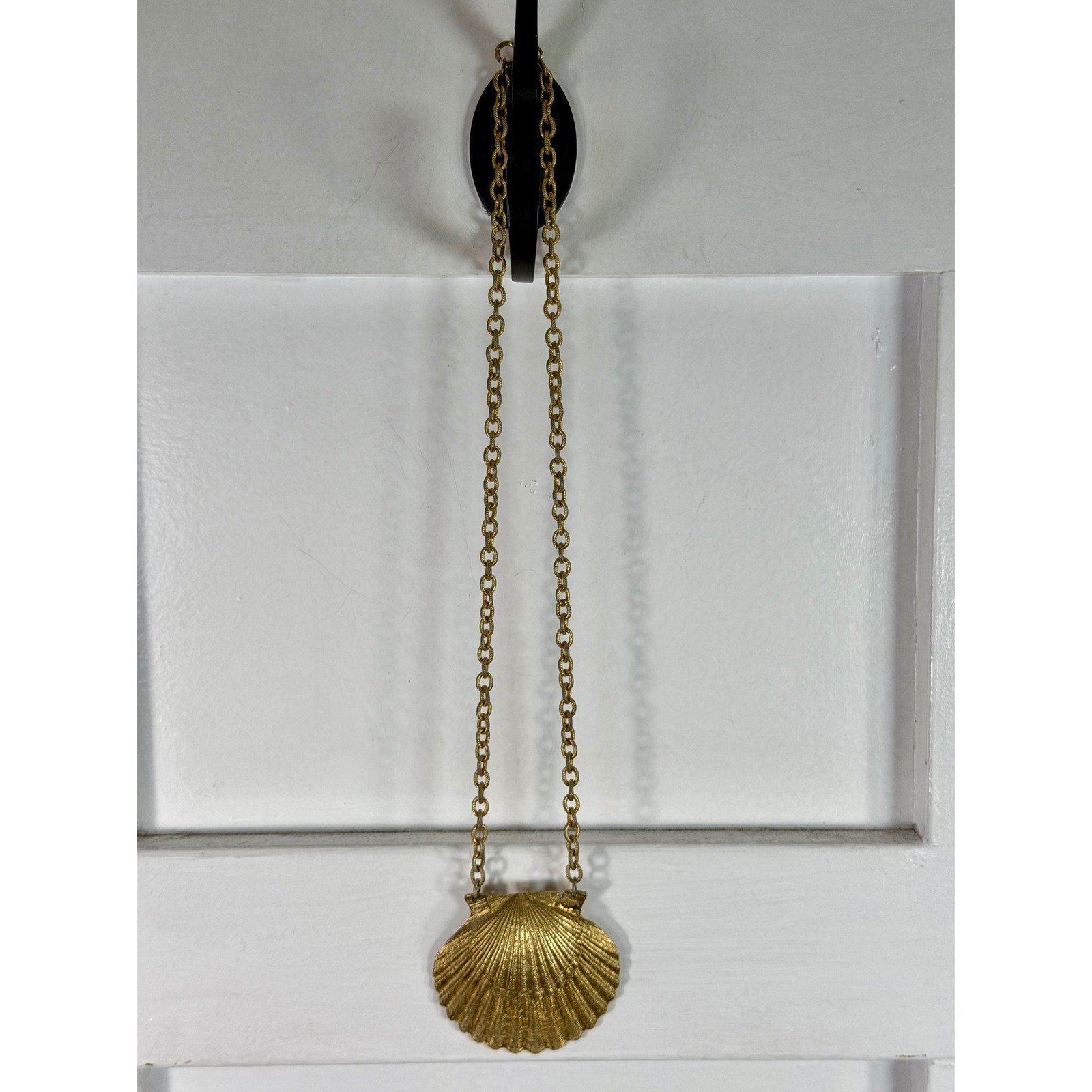 Estee Lauder Azuree Seashell Solid Perfume Pendant Necklace Gold Tone Vintage