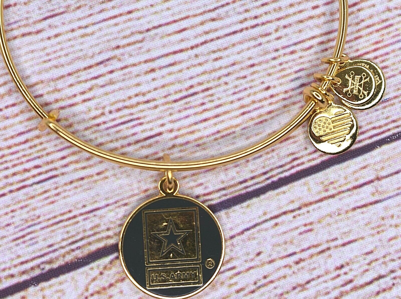 NEW NWT Alex and Ani US Army Shiny Gold Bracelet