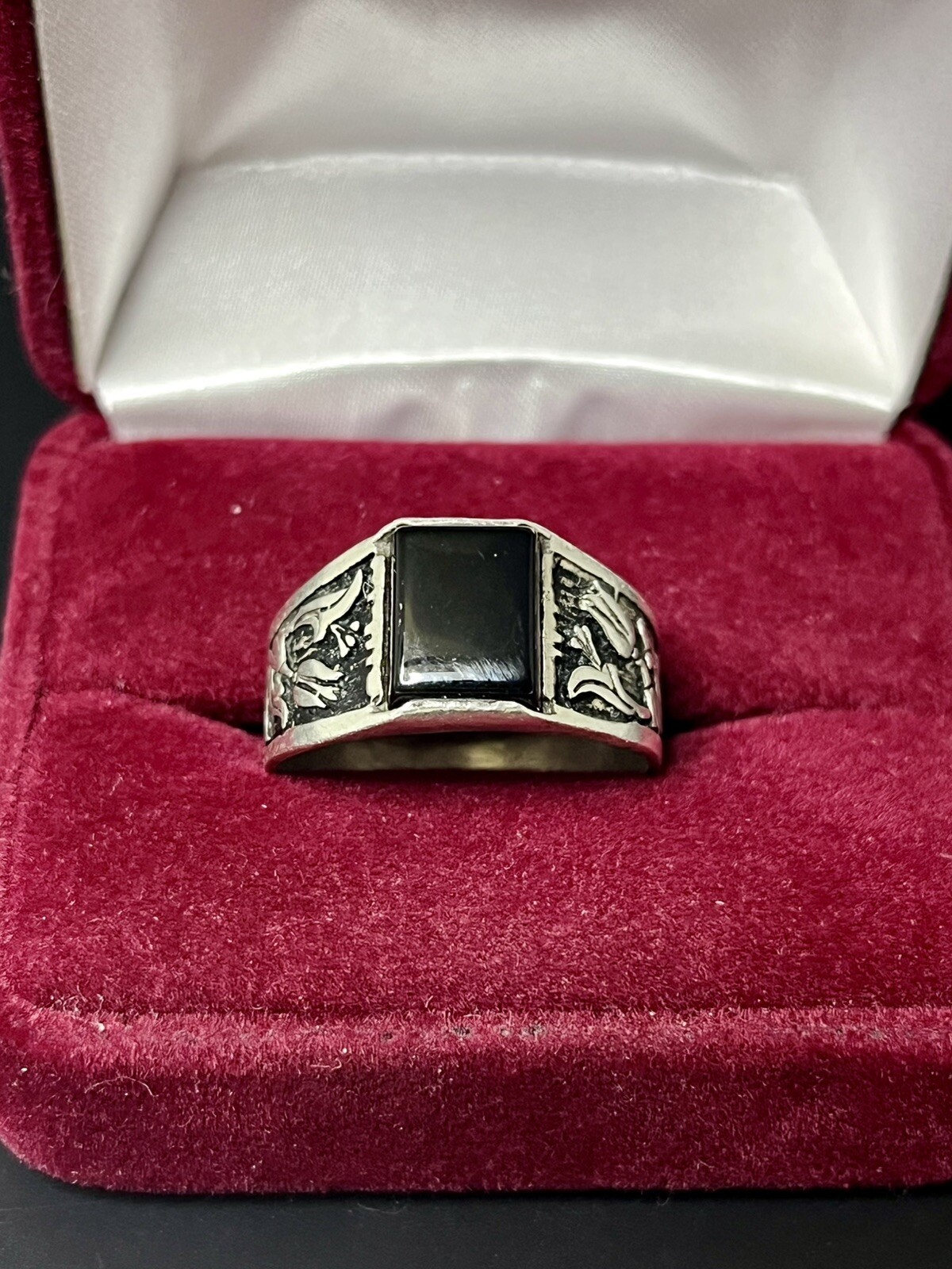Handcrafted vintage Sterling Silver design floral onyx ring size 11.25