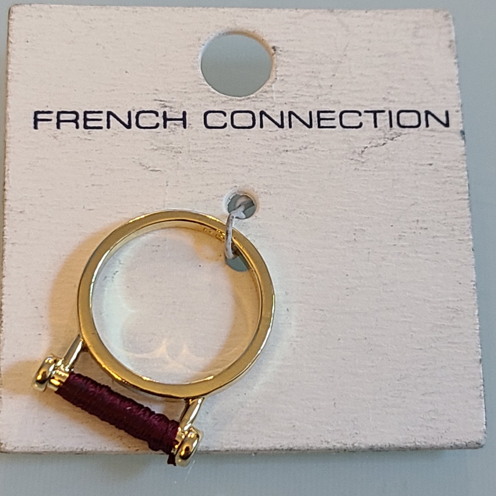 French Connection Gold Tone Bar Ring Burgundy Thread Wrapped T-Bar Size 7 New
