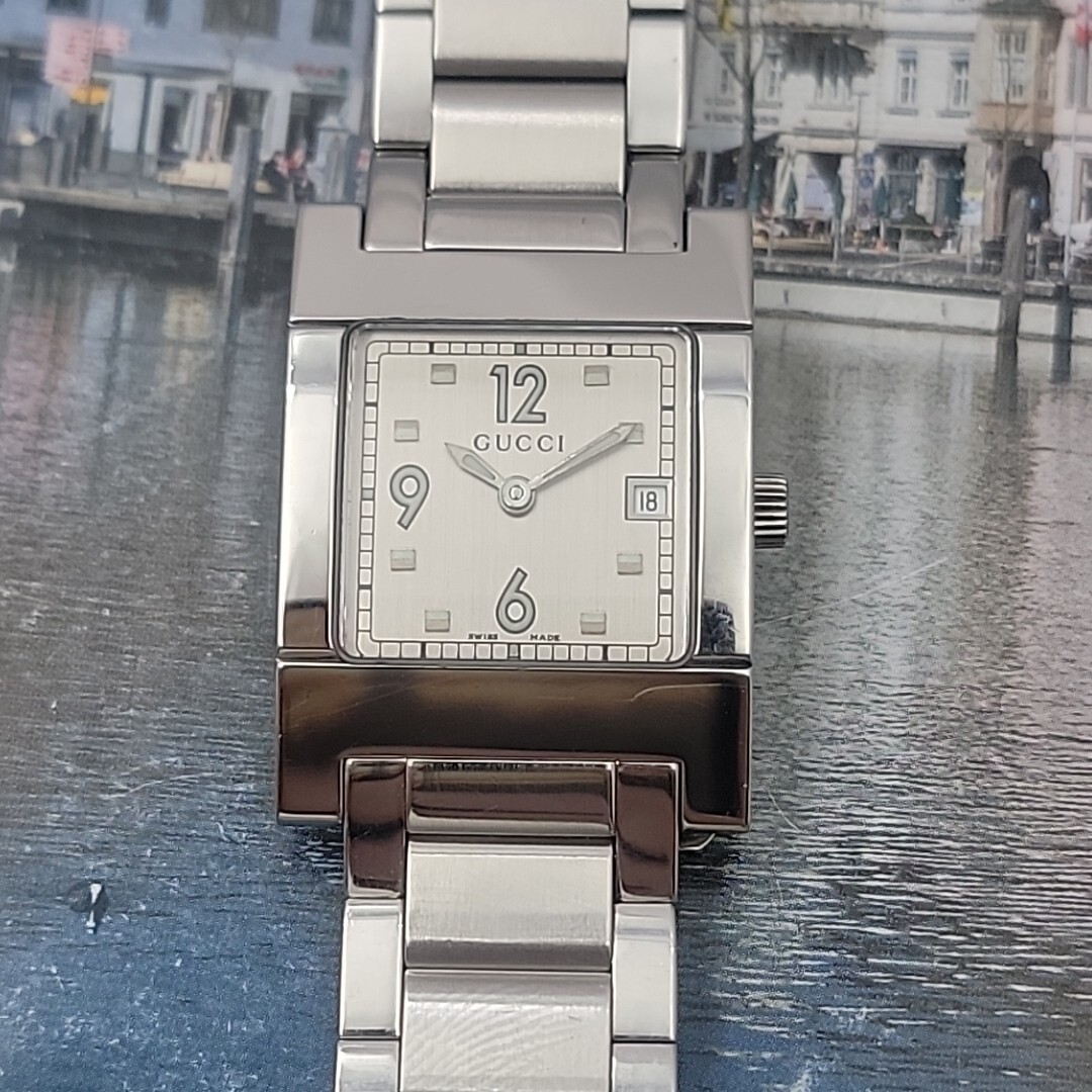 Unisex Gucci 7700L Rectangular 33x24mm Fits Up to 7″New Clean & Chic.