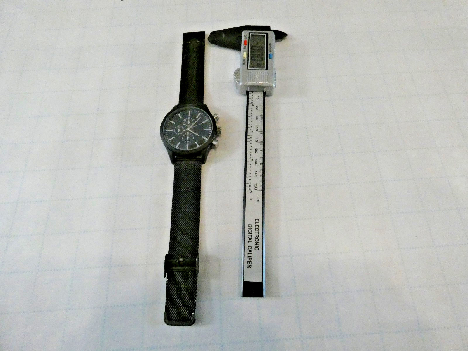 Accutime Watch Corp 4001MWM Black Bezel & Band Watch has a new battery
