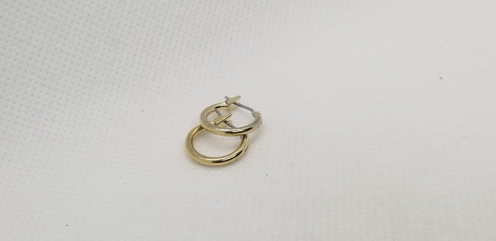 Gold Tone Latch Back Hinged Small Vintage Hoop Earrings 1/2″ Minimalist Fashion