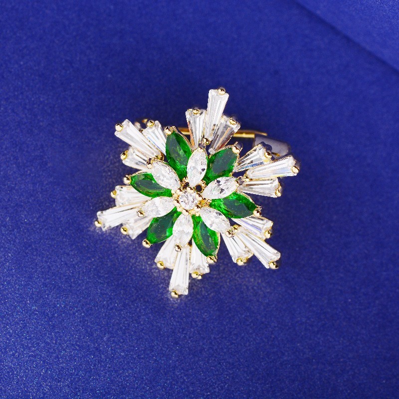 Women’s Fashion Elegant Snowflake Shaped Alloy Brooch Synthetic Zircon Brooch