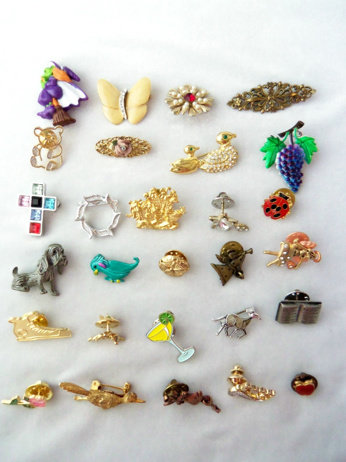 28 PC Vintage Mixed Lot Vintage Small Pins & Lapel Pins #1B