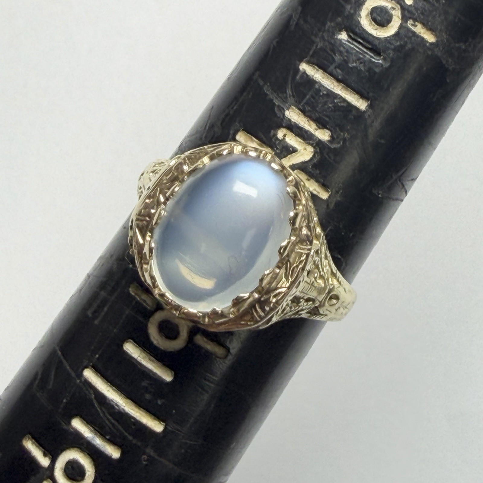 Antique Y Gold 14k Ring Ceylon Blue Flash Moonstone Size 7.5 3.2 Grams