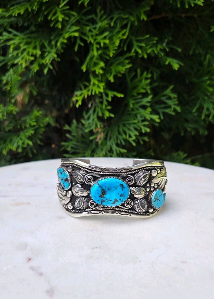 vintage handmade Navajo sterling silver sleeping beauty turquoise cuff bracelet