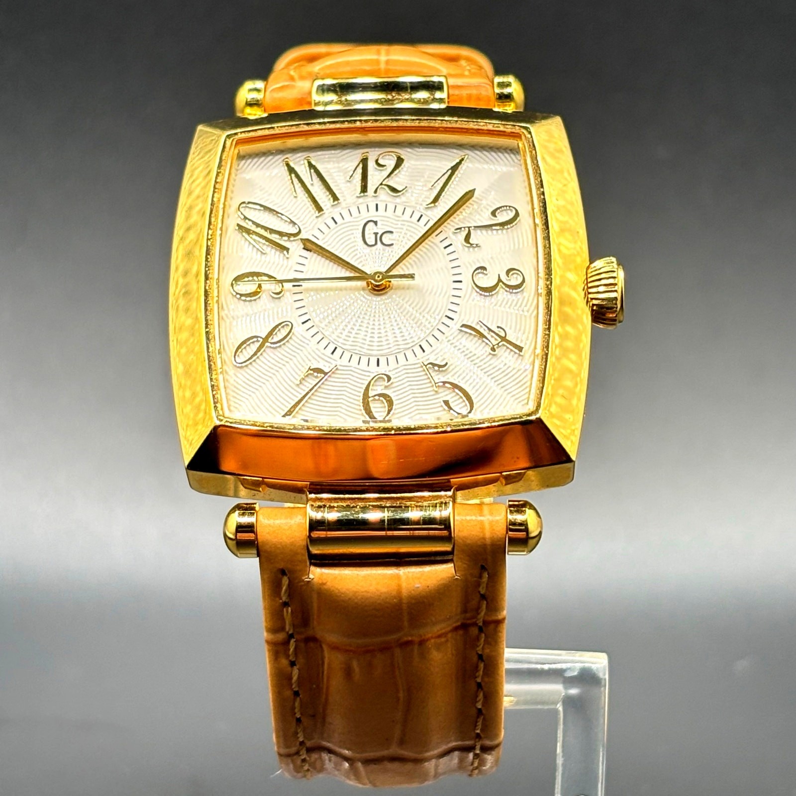 Vintage Gc 18500 Swiss Made Gold Tone Quartz Watch Full Set Box Papers