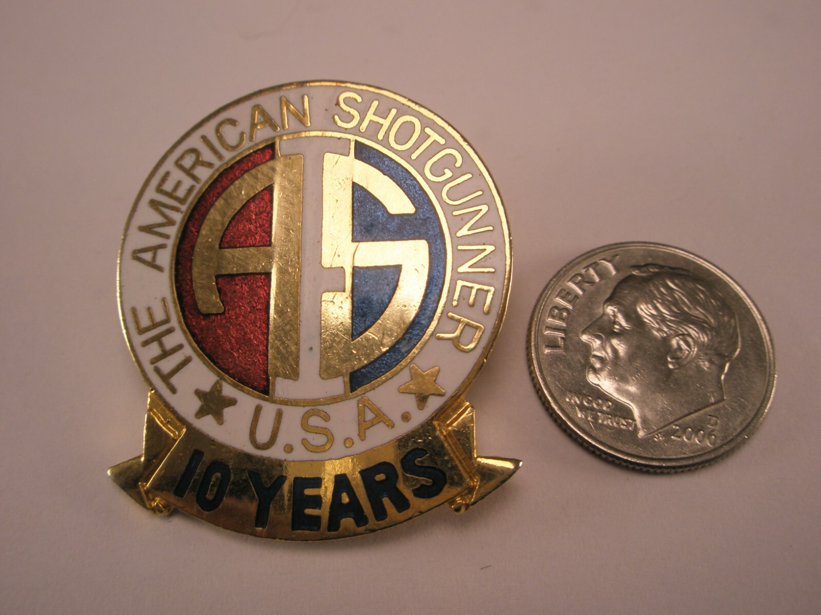 AS American Shotgunner USA 10 Years Vintage Tie Tack lapel pin n23