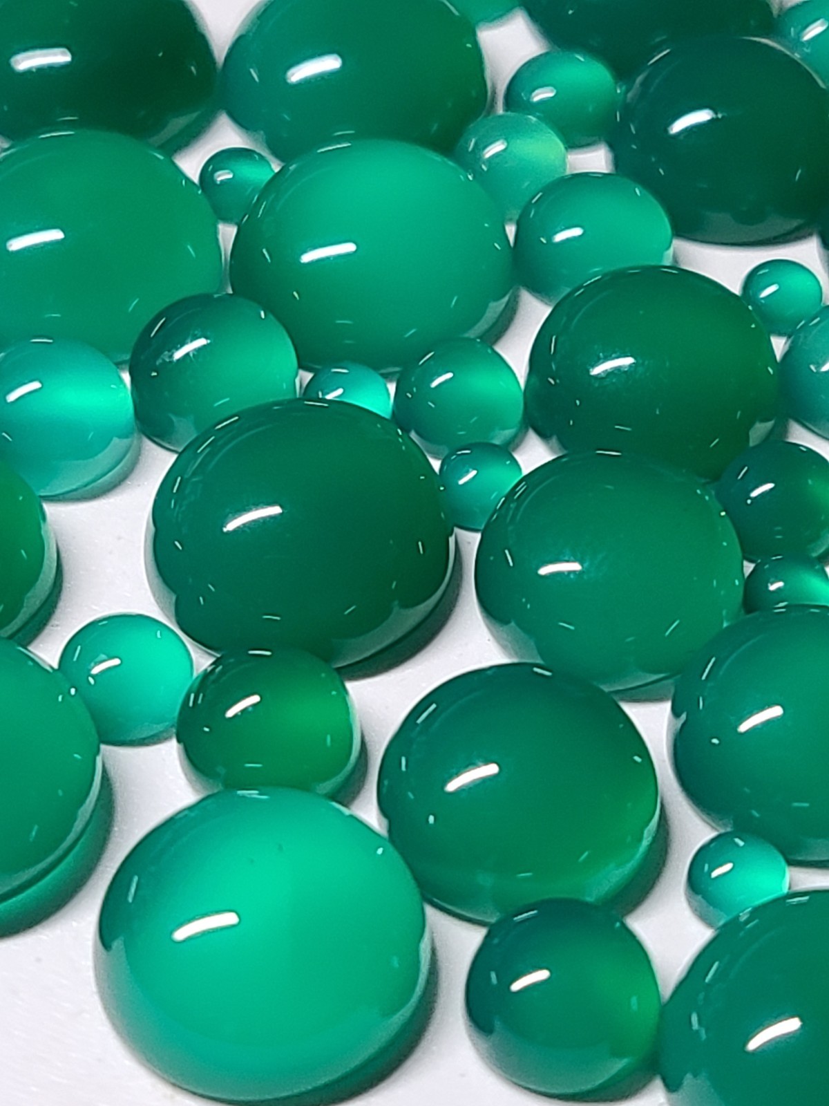 Green Onyx 3mm, 4mm, 5mm, 6mm, 7mm, 8mm, 10mm, 12mm, 14mm Round Loose Cabochons