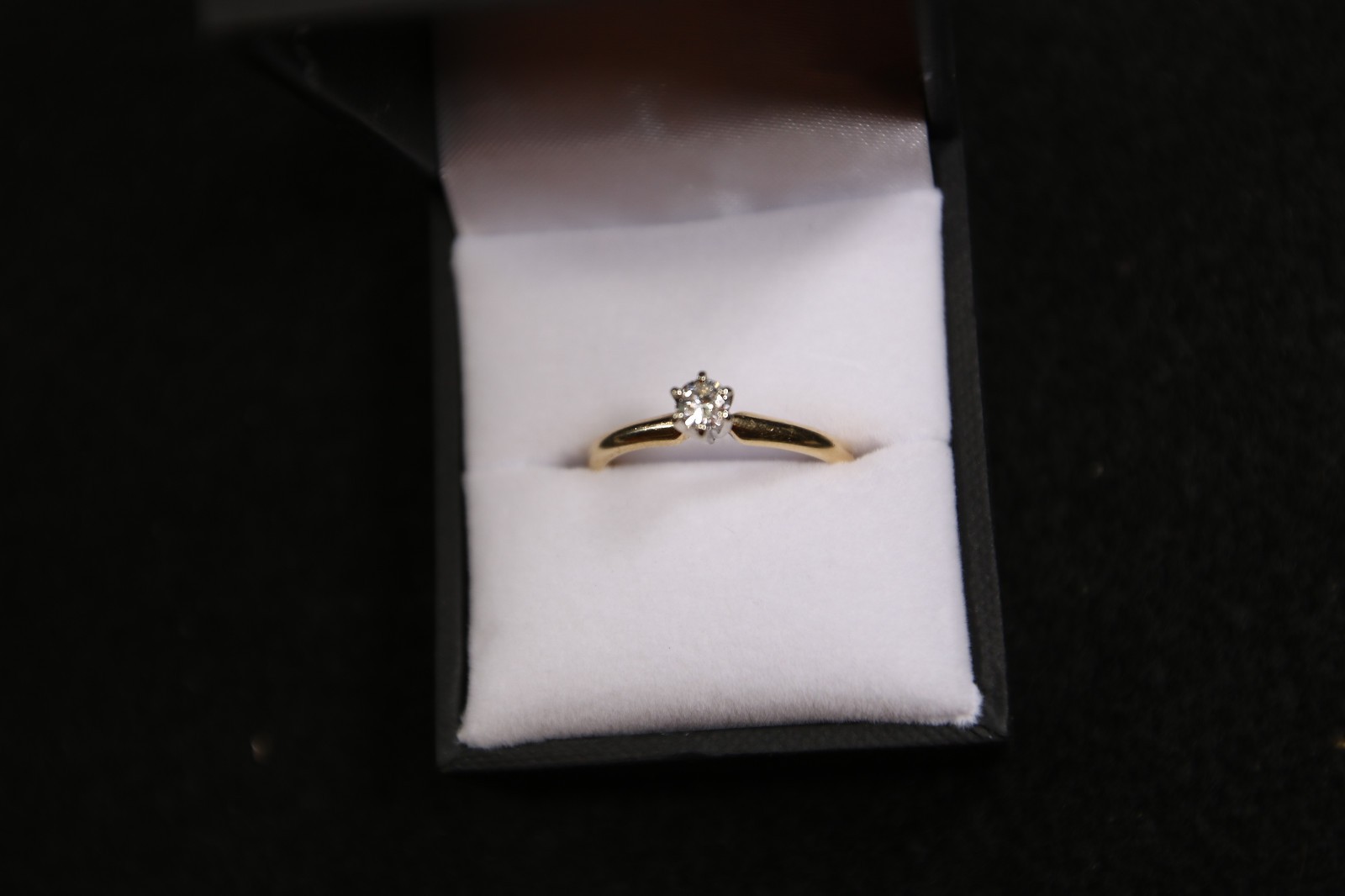 CF Engagemnet Diamond Ring .20 Carat 14K Yellow Gold 2.4 Grams .20 TCW Sz 9 F/S