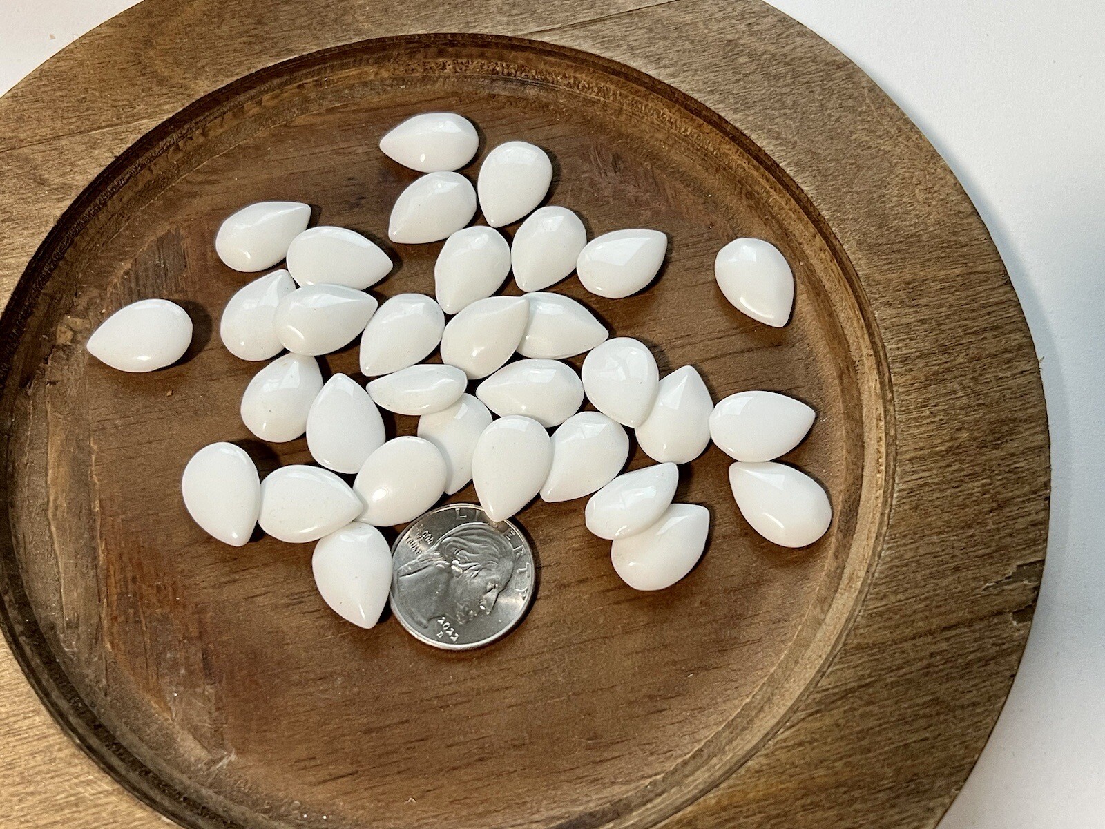Lot Of 32 Vintage Milk White Opaque Pear Teardrop Rhinestones 13x18mm Smooth