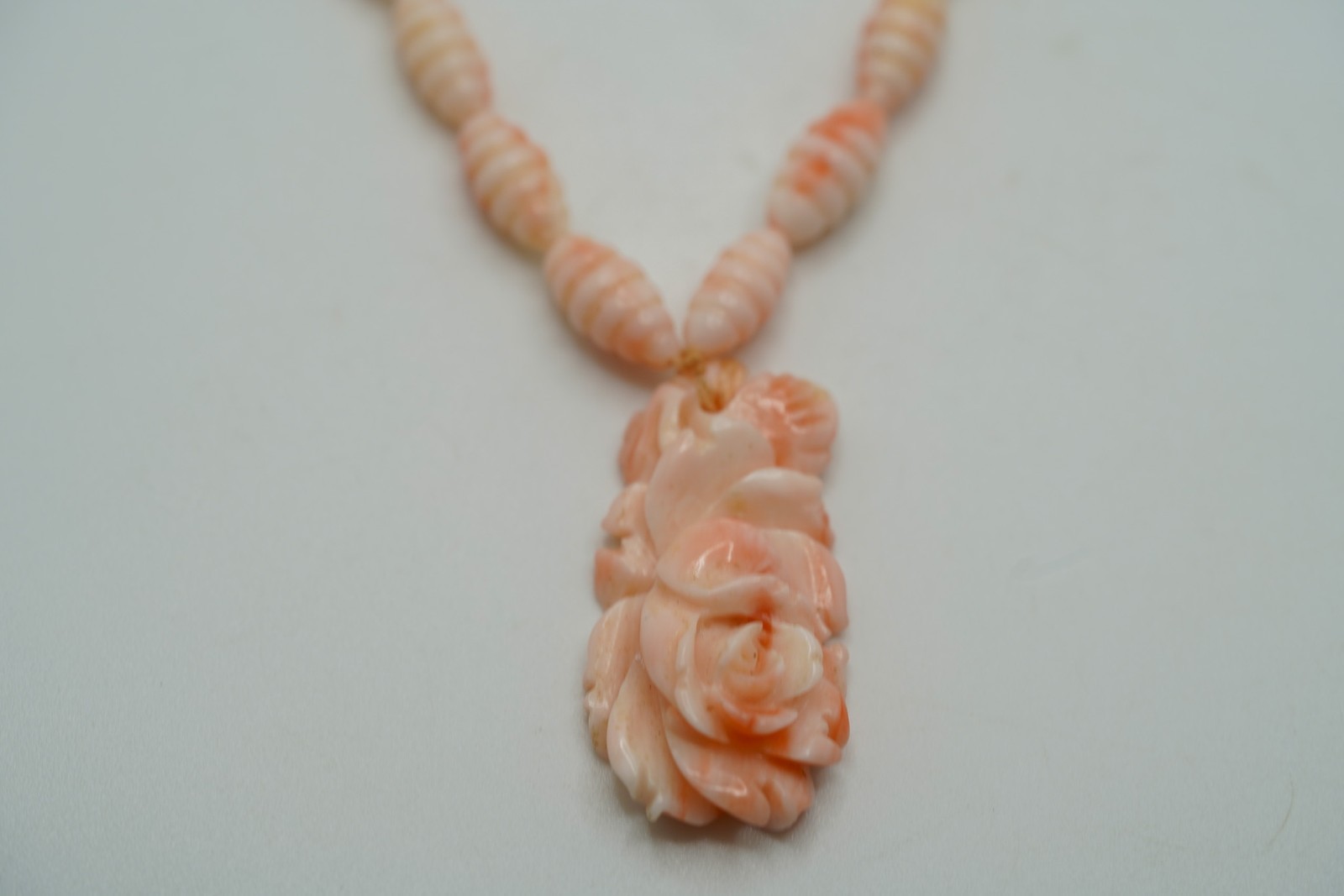 Antique Sterling Silver Angel Skin Coral Carved Flower 3cm Necklace 16″