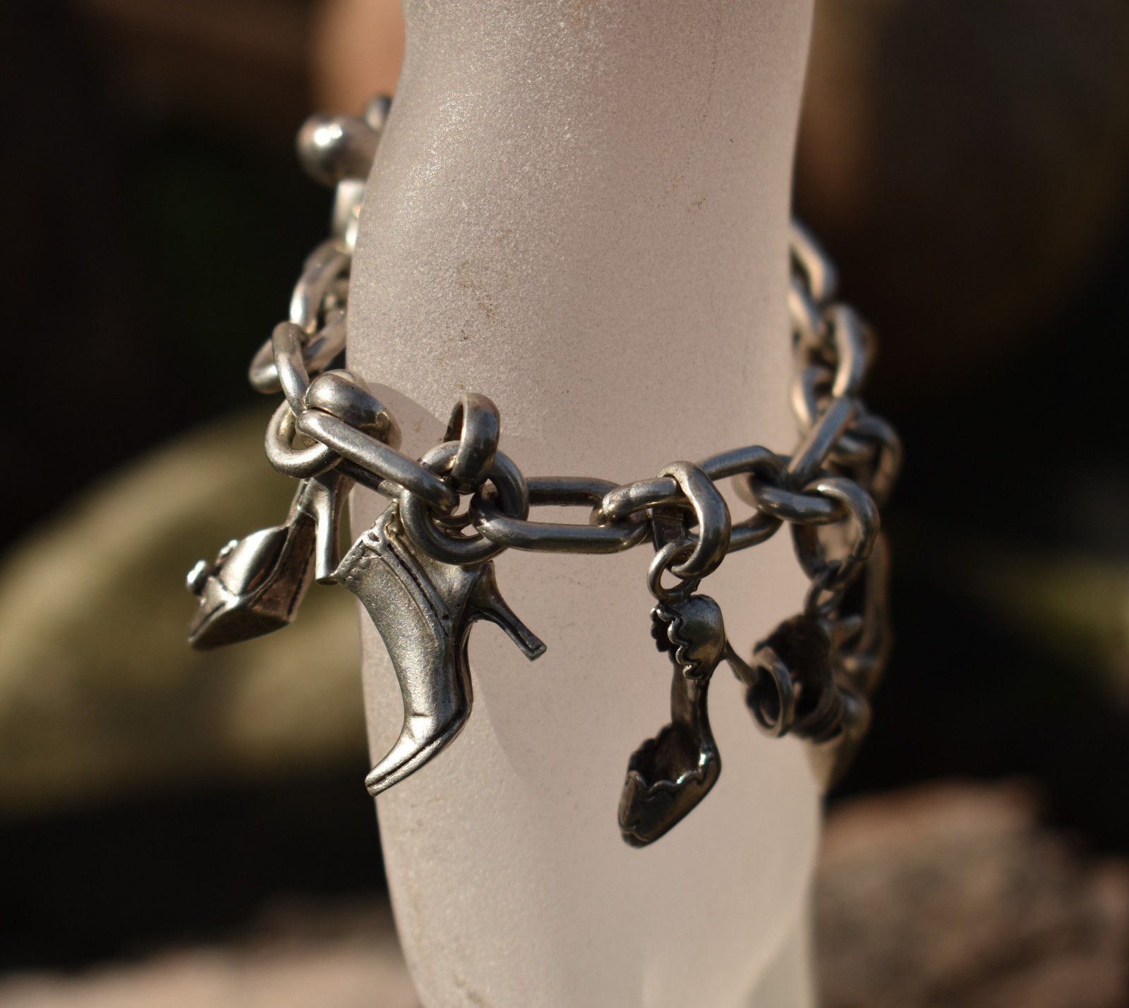 FineARF LISA GREENE STERLING SILVER HIGH HEELED SHOES CHARM BRACELET VINTAGE