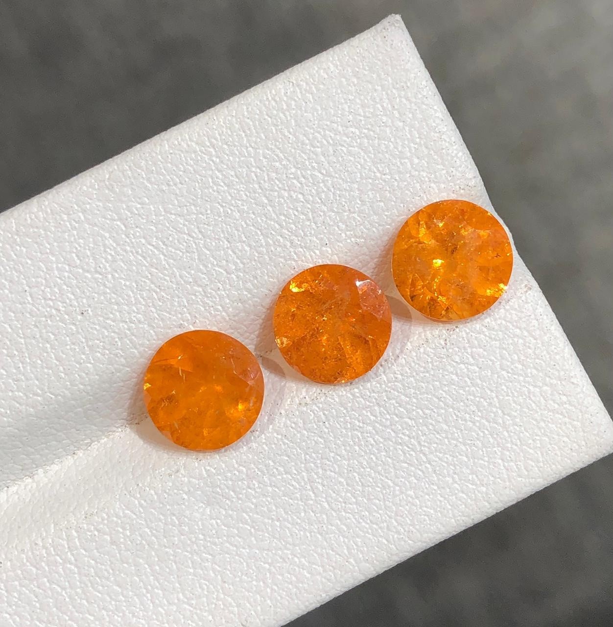 7.69 carat Natural Spessartite Garnet for earrings with Round shape from Africa